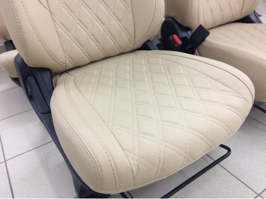 Авточехлы на Mitsubishi Outlander 3