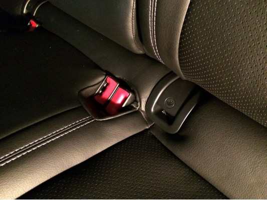 У вас другая модель авто? Каркасные авточехлы пошить сможем!