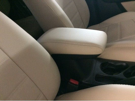 Перетяжка центрального подлокотника Перетяжка центрального подлокотника